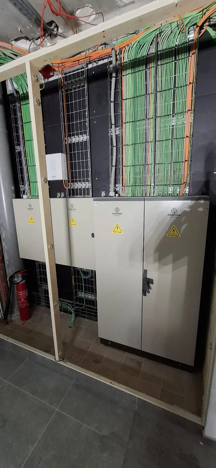 Kabelgoten en kasten in de technische ruimte